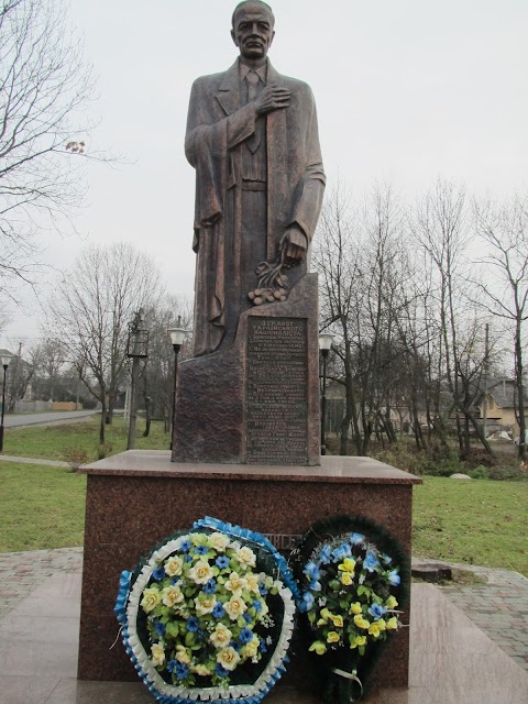 Пам'ятник Степану Ленкавському