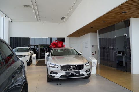 Автосалон Volvo Car Київ Аеропорт