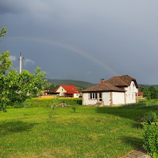 Оселя на лузі