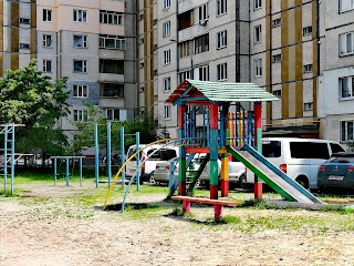 Детская площадка на Вишняковская 12