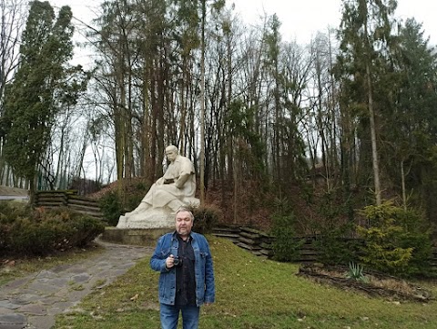 Пам'ятник Тарасові Шевченку