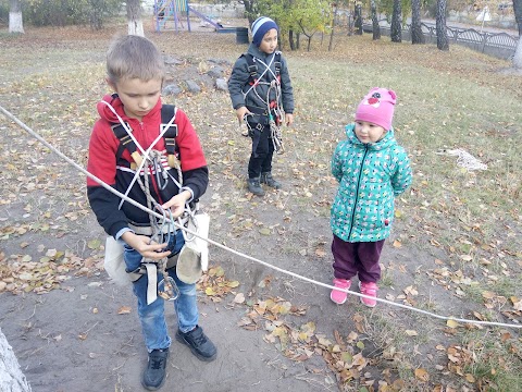 Лишнянське навчально-виховне об'єднання "загальноосвітня школа І-ІІІ ступенів-дитячий садок"