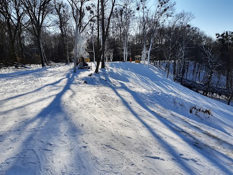 Голосіївська гірка з підйомником