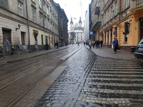 Успенська церква, вежа Корнякта і каплиця трьох Святителів ПЦУ