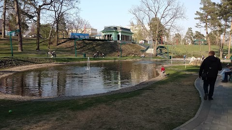 lake fountain