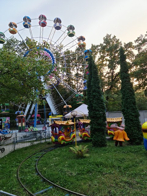Дитячий парк атракціонів