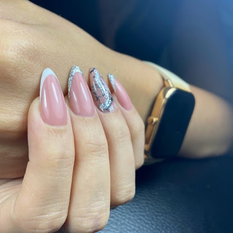 Golubkova nails