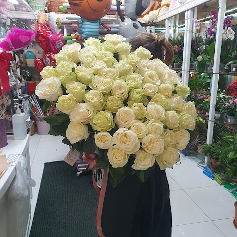 Цветочный салон "Квіти з любов'ю"
