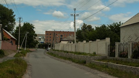 Будівельний магазин та Шиномонтаж