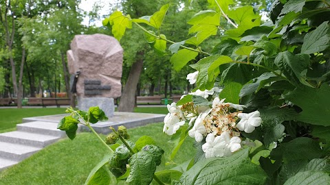 Пам'ятник репресованим кобзарям, бандуристам, лірникам