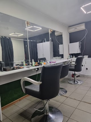 Перукарня "HAIR STUDIO" послуги перукаря, вечірні та весільні зачіски