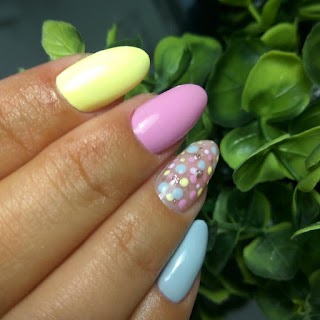 Whiteroom_nail