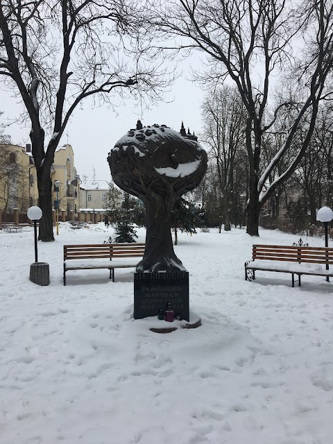Пам’ятник «Українцям» - жертвам депортації.
