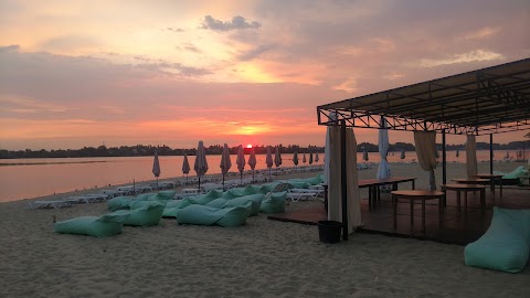 Beach Club Маячок