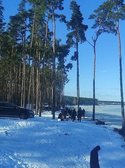 Відпочинок на березі Київського моря