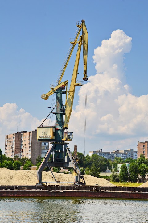 Черкаський річковий порт