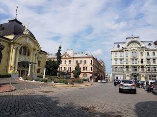 Пам'ятник Ользі Кобилянській