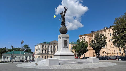 Пам'ятник Незалежності «Україна, що летить»