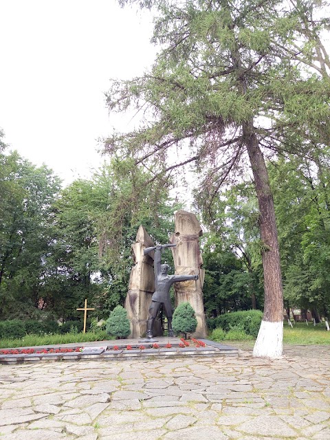 Пам'ятник партизанам-ковпаківцям