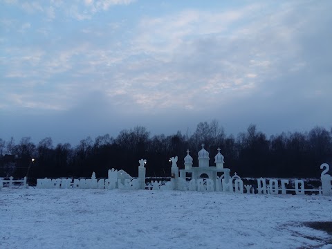 Чоловічі стрижки, бороди.