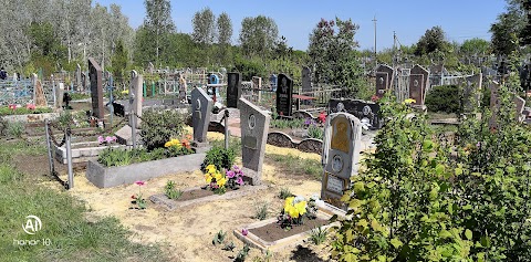 Кладбище, Марто-Ивановка,