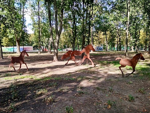 Скульптура семейки оленей