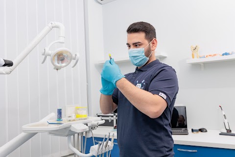Врач-стоматолог Акоп Даллакян