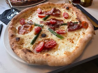 Farina Bistro Pizza Napoletana Restauracja Włoska Pasty Makarony Sałaty