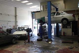 B J Automotive Birkdale - Car Repairing & Auto Servicing