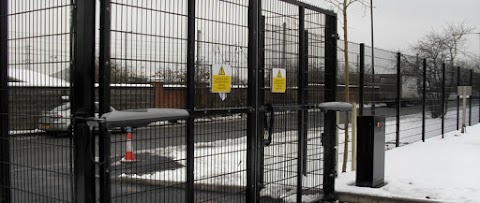 Steel and Mesh Fencing