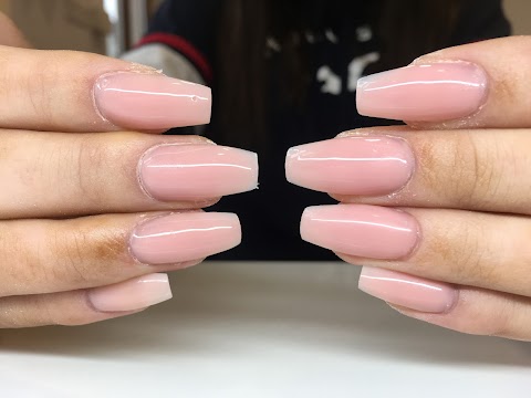 Pretty Little Nails & Beauty