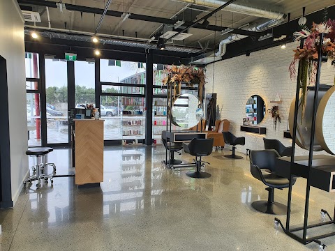 Aneia Warner Salon