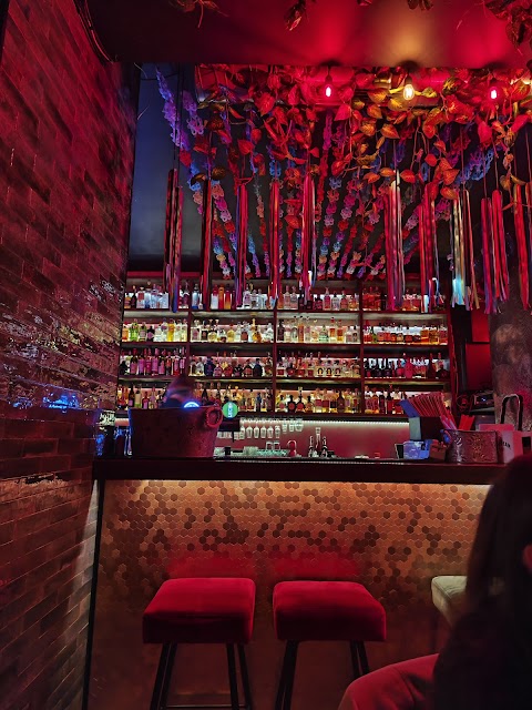 El Mariachi Tequila Bar & Club
