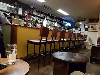 Guirys Bar