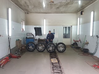 Автомийка та шиномонтаж