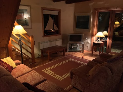 Cedar Boathouse Overlooking Baltimore & West Cork