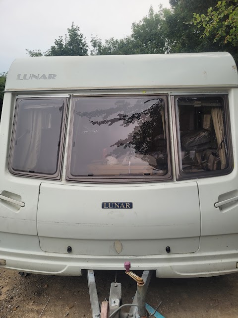 Caravan_windows