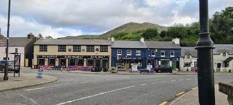 Hamilton's Bar/Grocery/Petrol Station