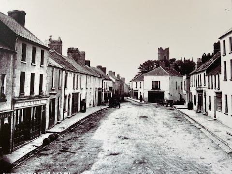 The Village Inn, Bar and Bistro, Ballinahown