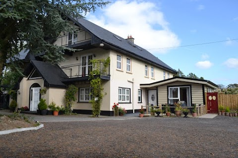 Cedarwood House B&B