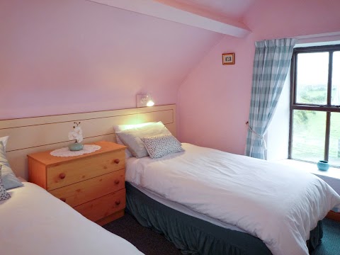 Trident Holiday Homes - Sheans Holiday Cottage