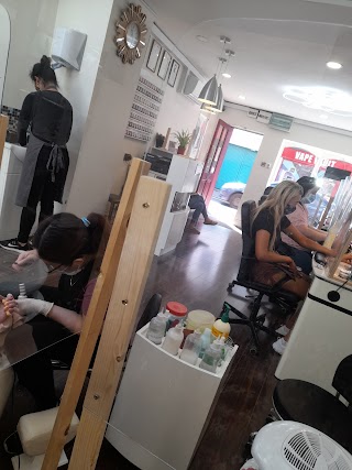 Lavish Nails Spa & Beauty - Nails Salon in Portlaoise