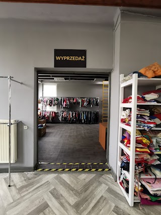 Tipo zgierz - sklep z markową odzieżą używaną.