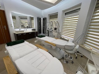 Aurora Clinic & Spa