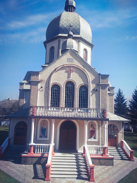 Храм Великомученика Дмитрія УГКЦ