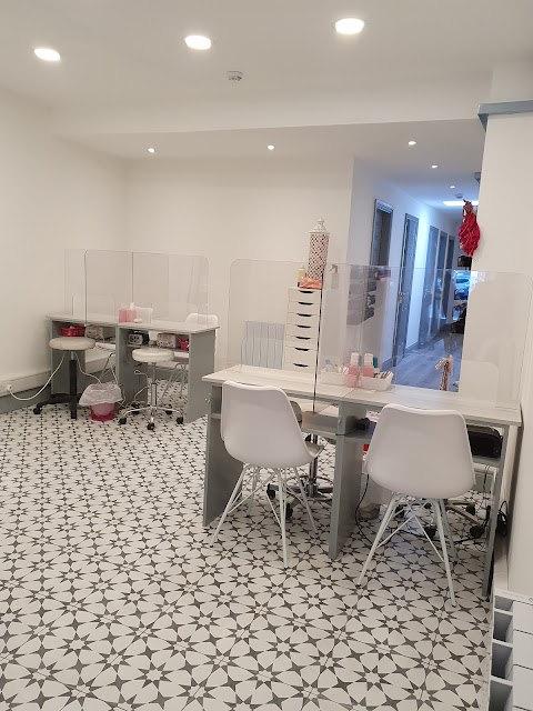 Mes Amis Beauty Salon