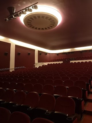 Teatr WojArt, spektakle gościnne, eventy, komedie, rozrywka w Poznaniu