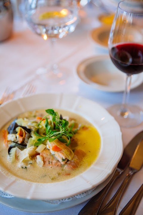 Lakeside Restaurant at Carrig Country House