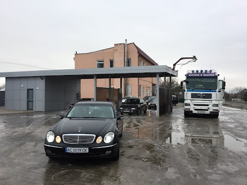 LuxWash Мийка Самообслуговування