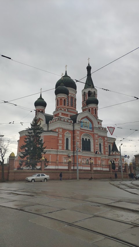 Нижній храм на честь Покрову Присвятої Богородиці та Пріснодіви Марії